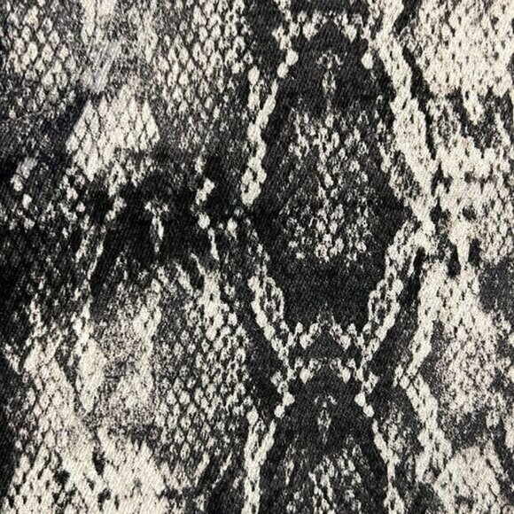 Zara denim snakeskin mini skirt Size Small - Picture 4 of 8